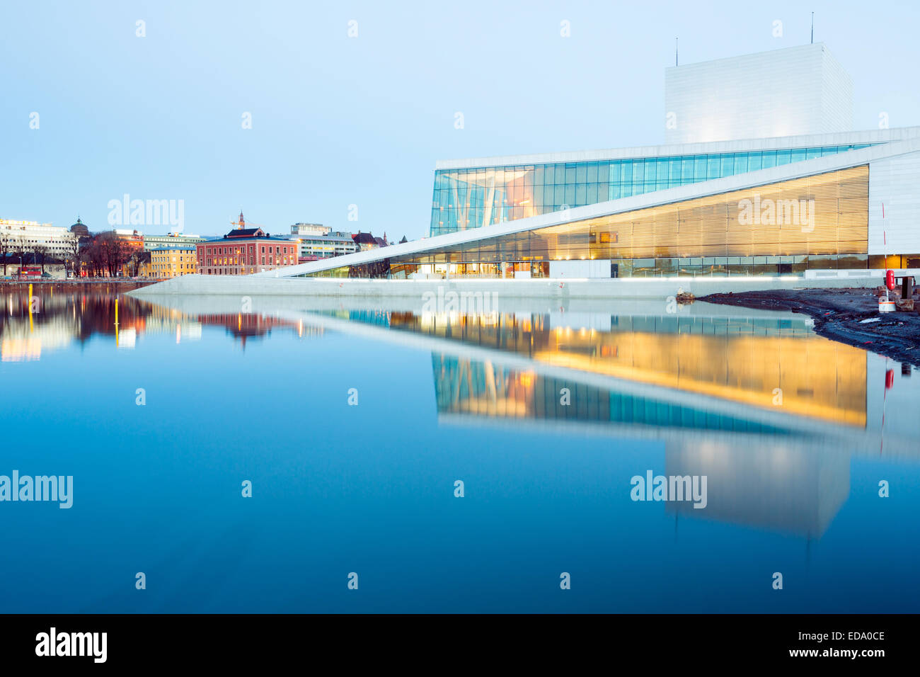Oslo Opernhaus glänzen bei Sonnenuntergang, Morgendämmerung, Norwegen Stockfoto
