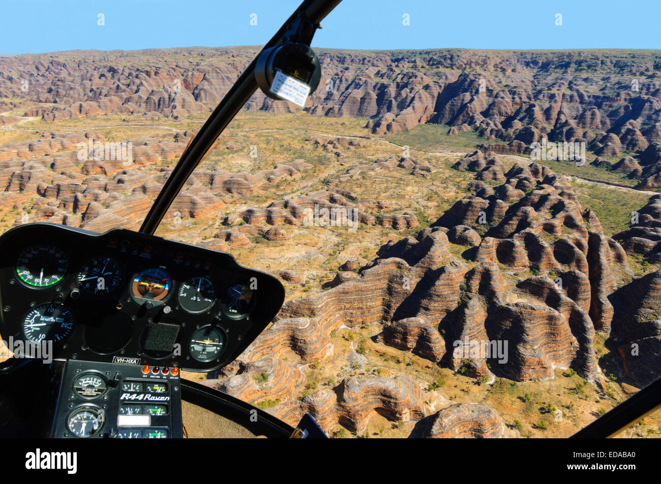 Luftbild von der Bungle Bungles (Purnululu) aus einem Robinson R44 Hubschrauber, Kimberley-Region, Western Australia Stockfoto