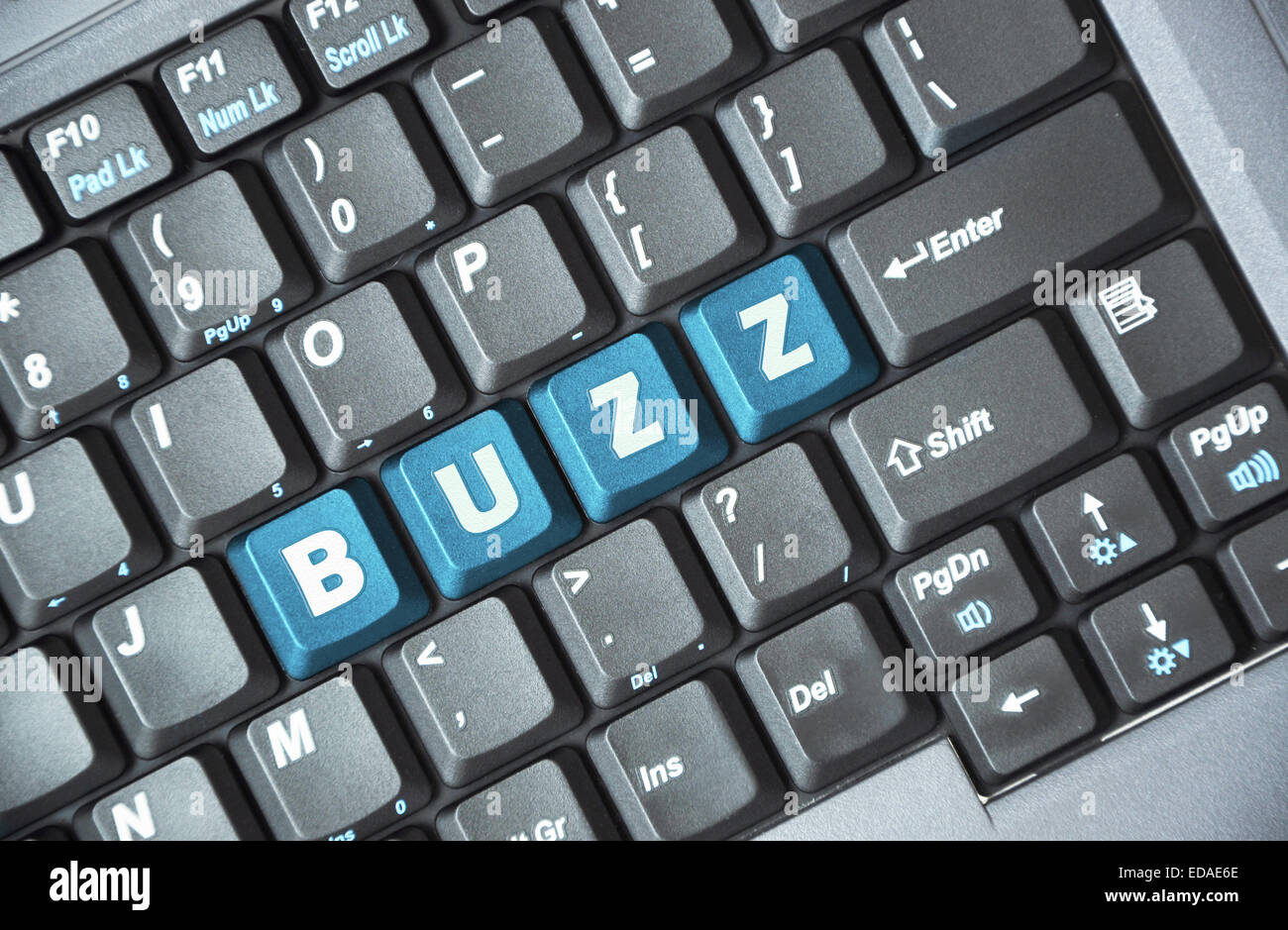 Blaue Buzz-Taste auf der Tastatur Stockfoto