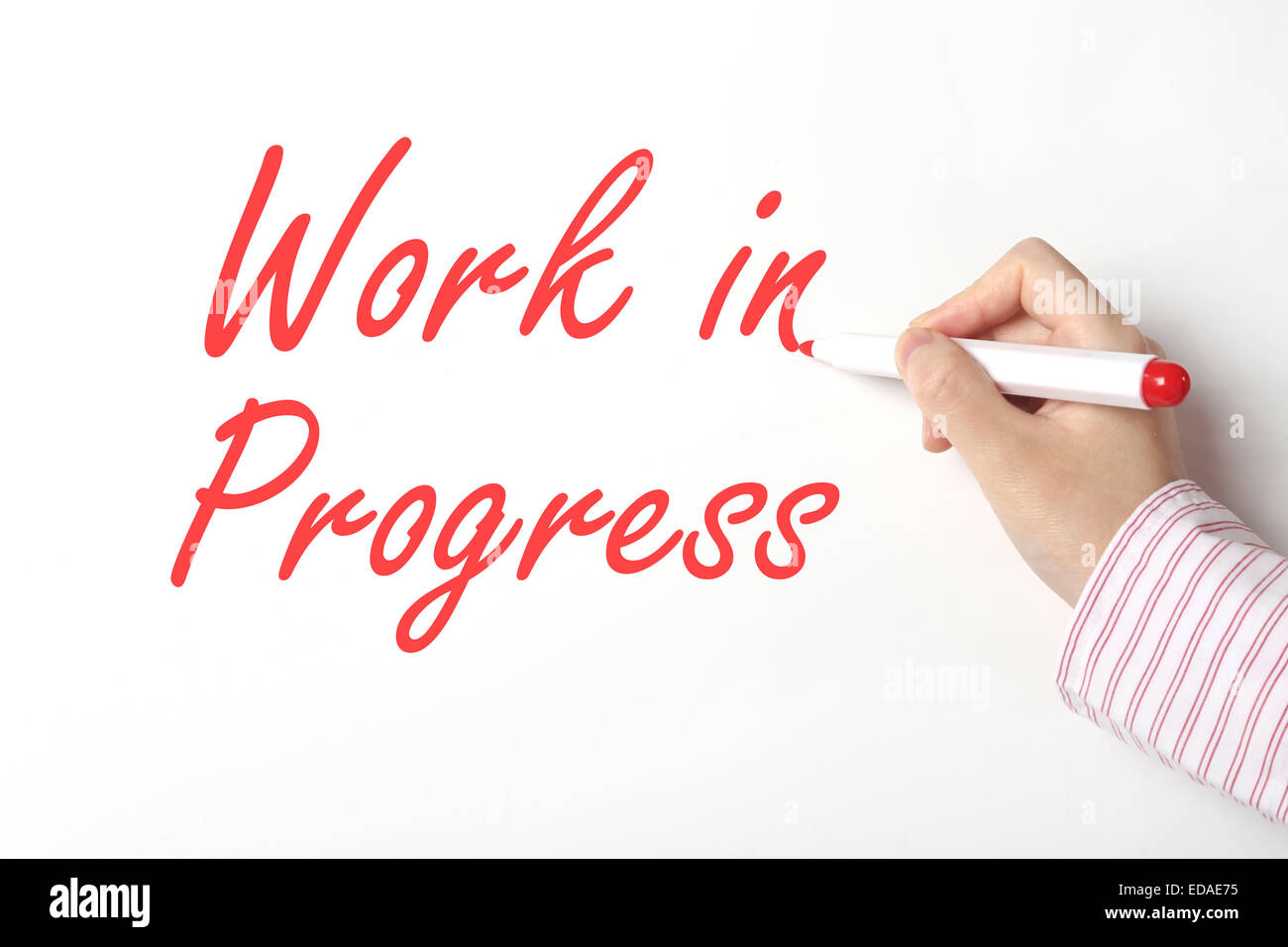 Geschäftsmann, unfertige Wort auf Whiteboard schreiben Stockfoto