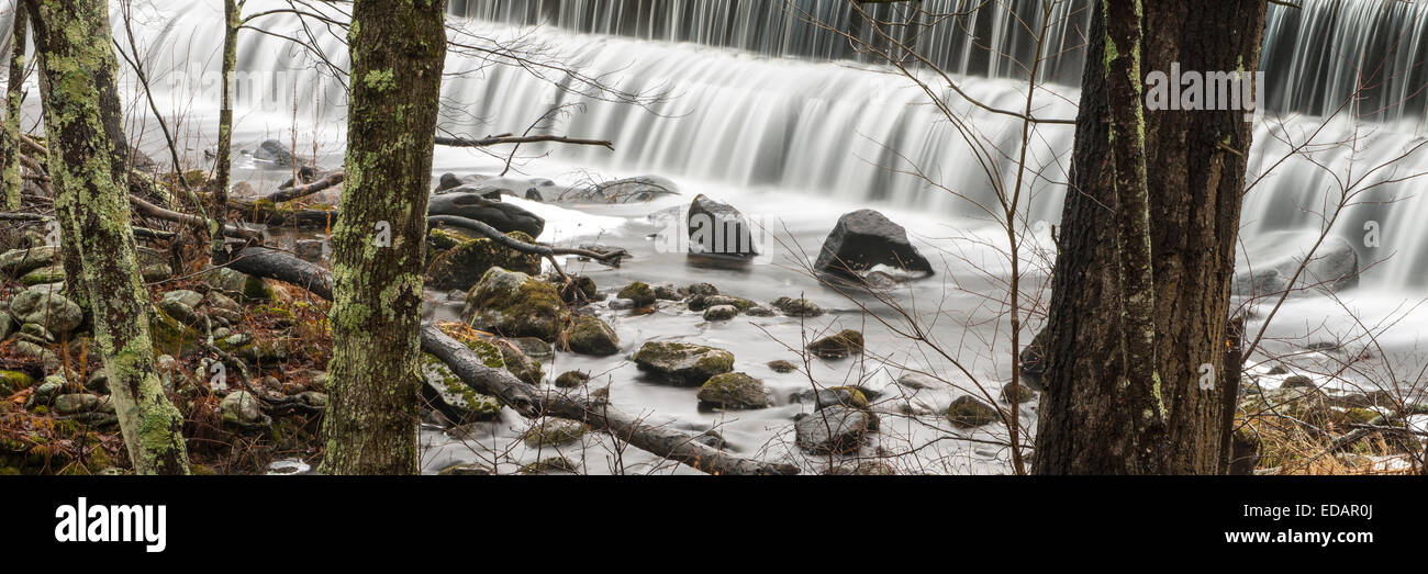 Östlichen Zweig des Swift River fließt in Richtung Ausbau Reservoir Stockfoto