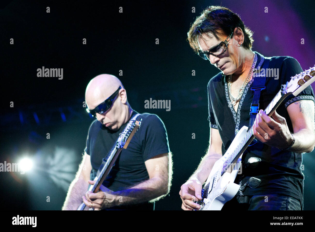 Joe Satriani, Steve Vai und Steve Morse (G3) in Budapest, Ungarn 1. August 2012 Sportarena Stadium durchgeführt Stockfoto