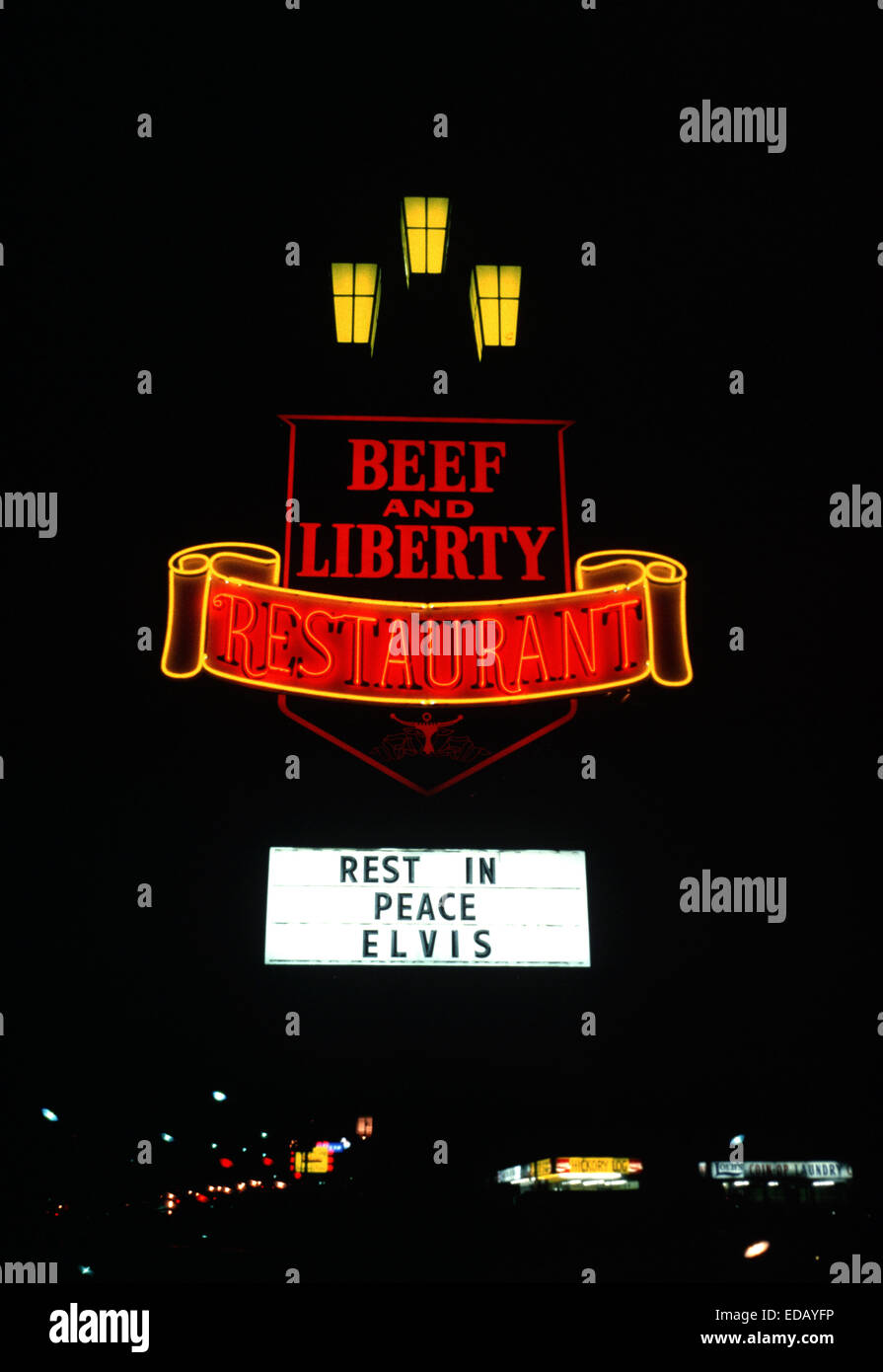 ELVIS PRESLEY BEERDIGUNG, MEMPHIS, TENNESSEE, USA 18. AUGUST 1977. In