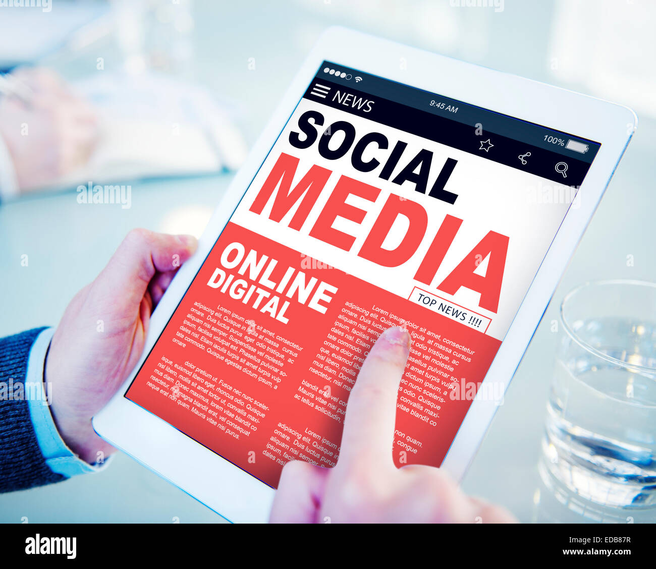 Digitale Online-Bericht News Social Media Konzept Stockfoto