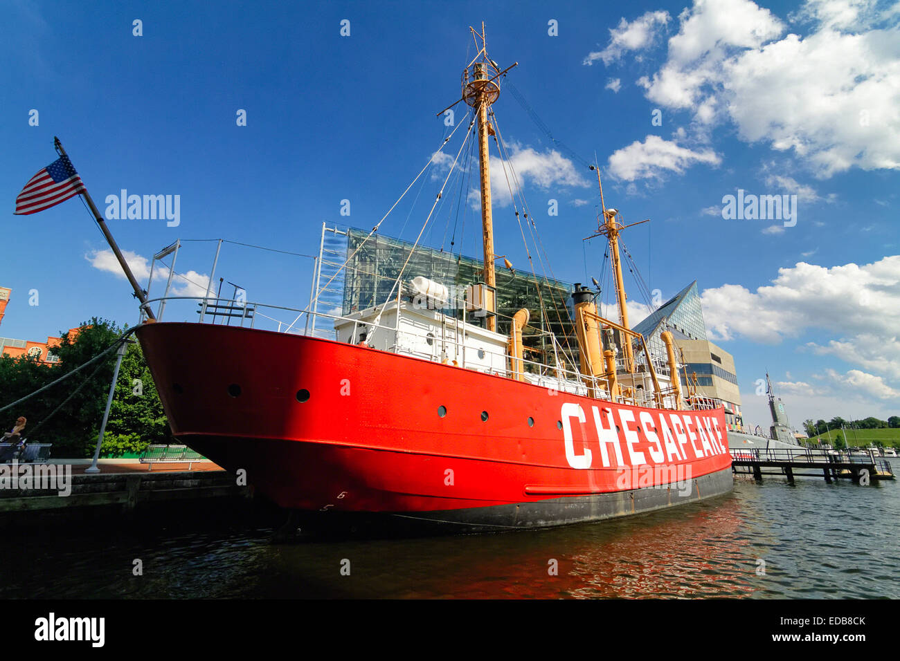 Niedrigen Winkel Blick auf die Vereinigten Staaten Feuerschiff Chesapeake, Baltimore Inner Harbor, Maryland, USA Stockfoto