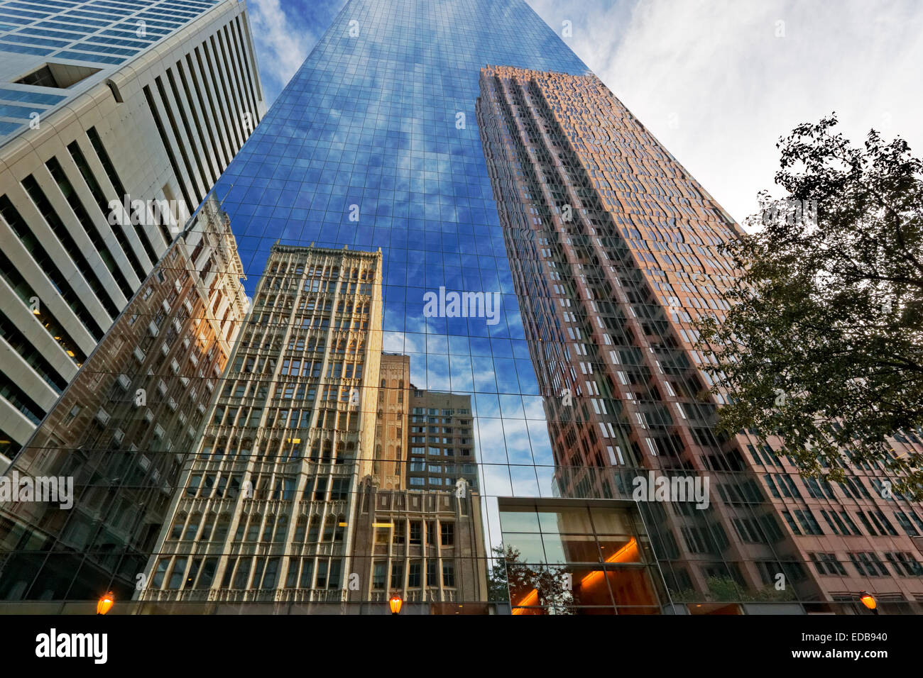 Bürogebäude Reflexionen, Philadelphia, Pennsylvania Stockfoto