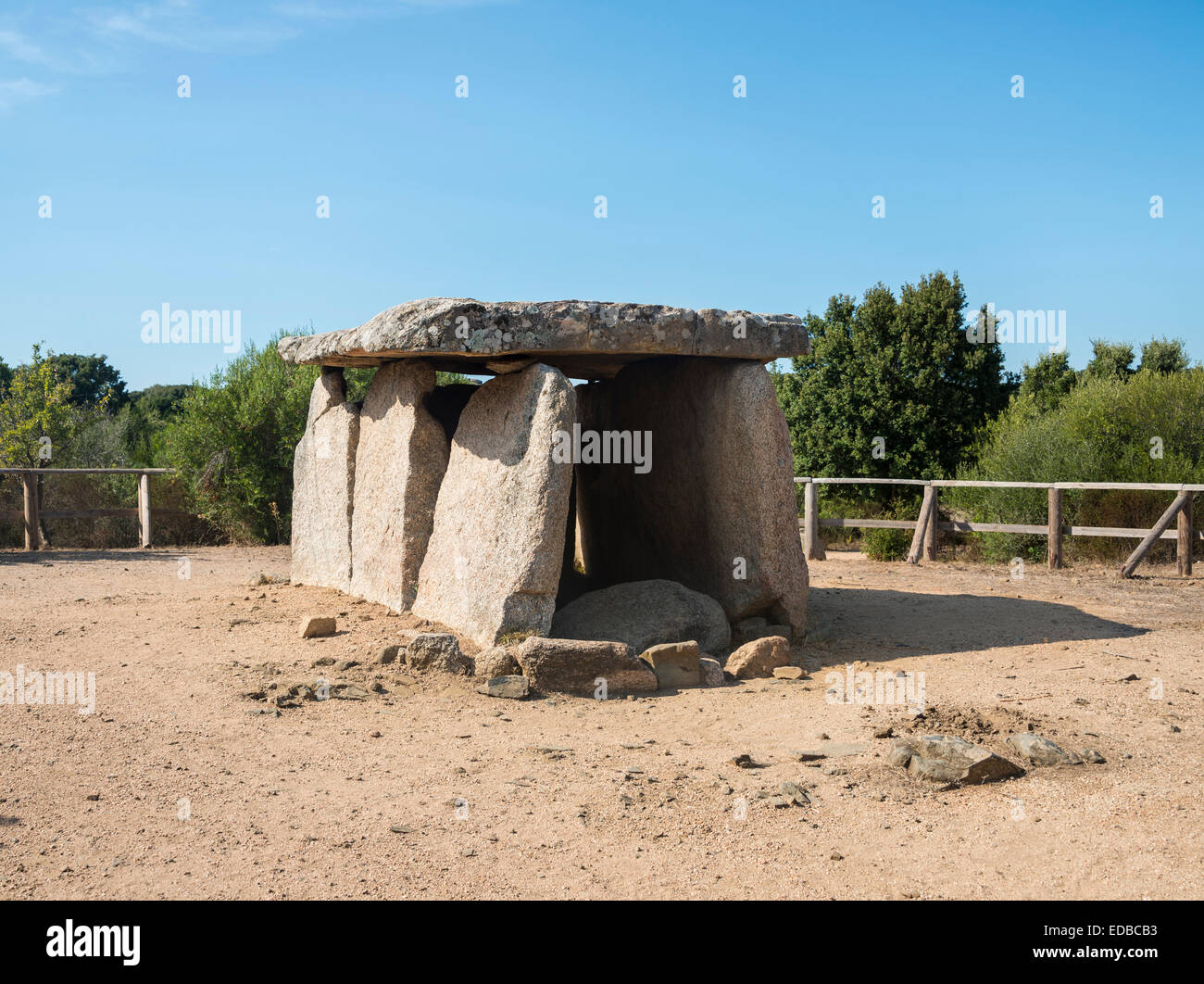 Prähistorische Fundstätte Cauria, Portal Grab Dolmen von Fontanaccia, archäologische Stätte, Neolithikum, Fontanaccia, Corsica Stockfoto