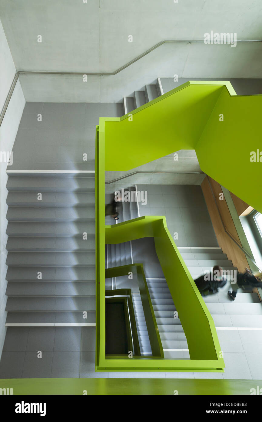 Moderne Treppe in der neuen Bibliothek, Nürnberg, Middle Franconia, Bayern, Deutschland Stockfoto