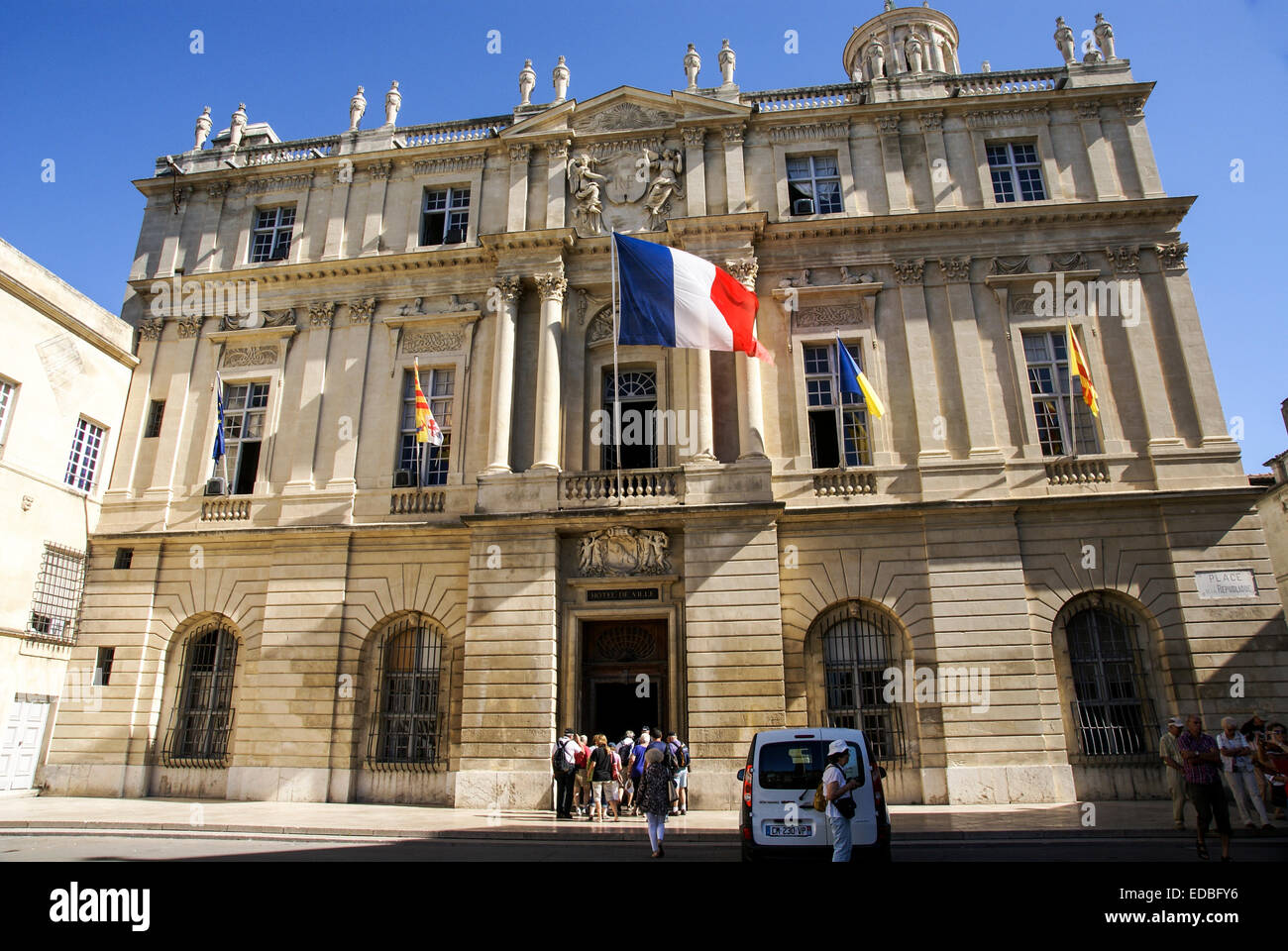 Arles, Provence, Frankreich-Place De La République Stockfoto