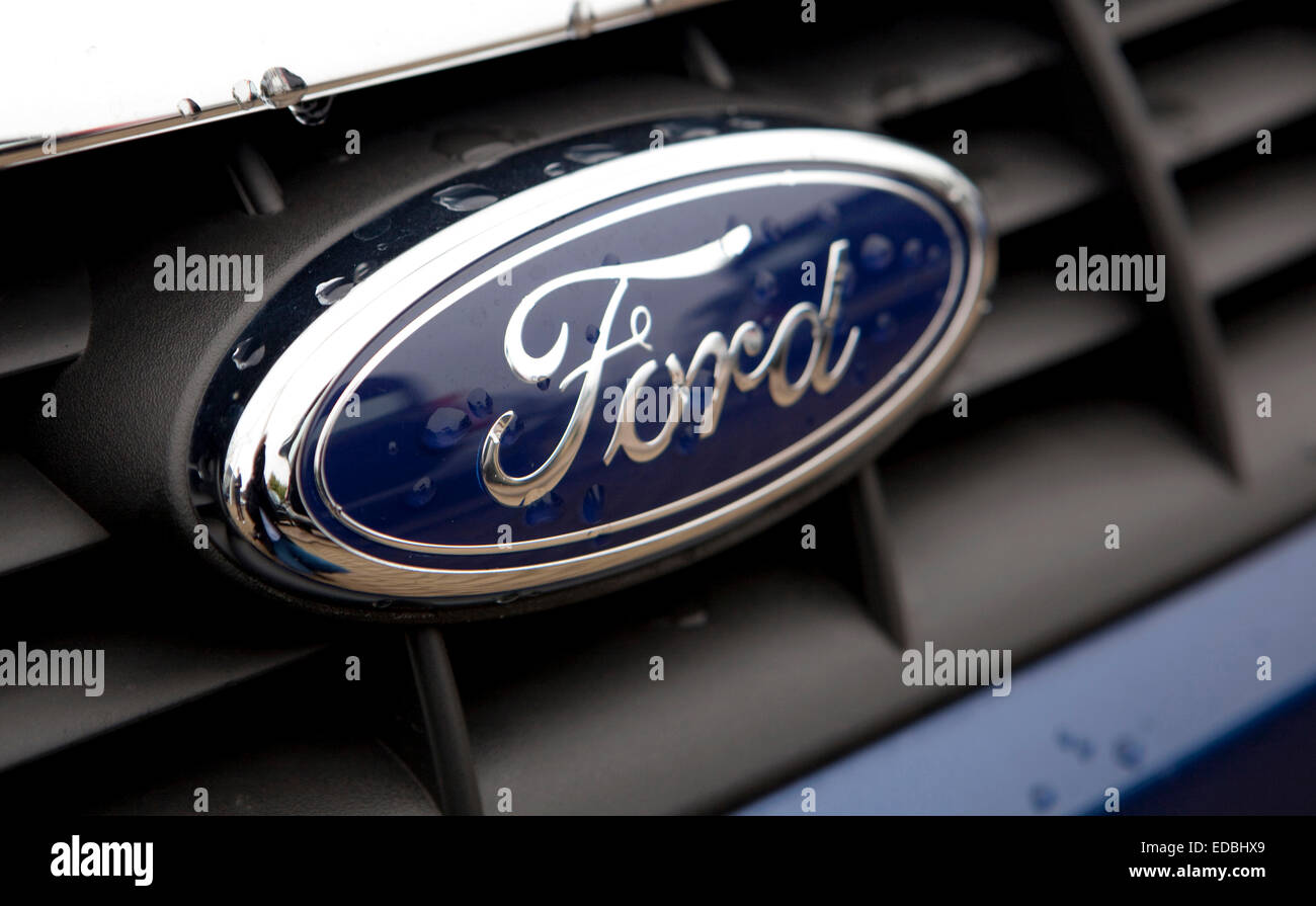 Anschauliches Bild eines Ford-Logos, Cambridge. Stockfoto
