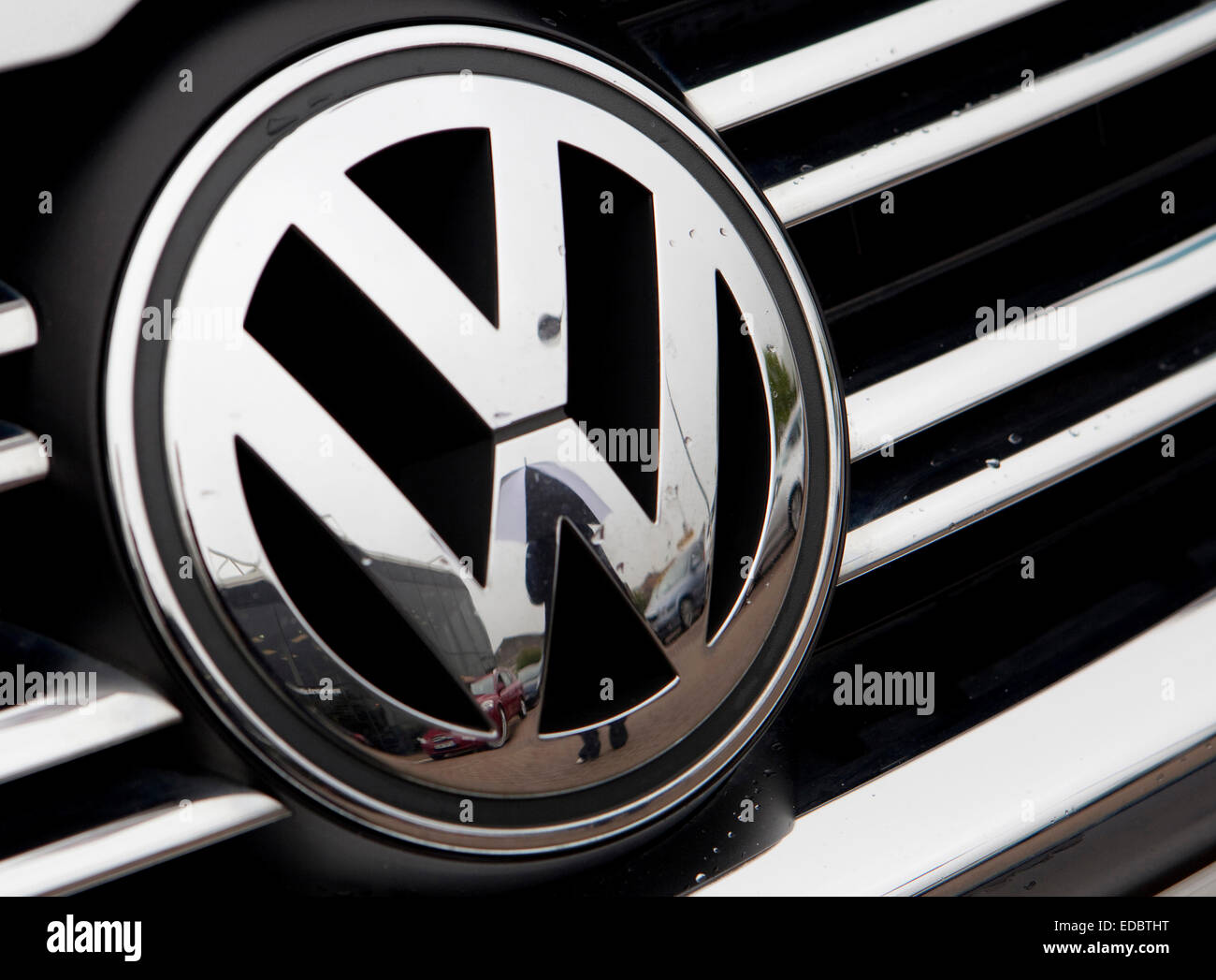 Anschauliches Bild eines Volkswagen Logos, Cambridge. Stockfoto