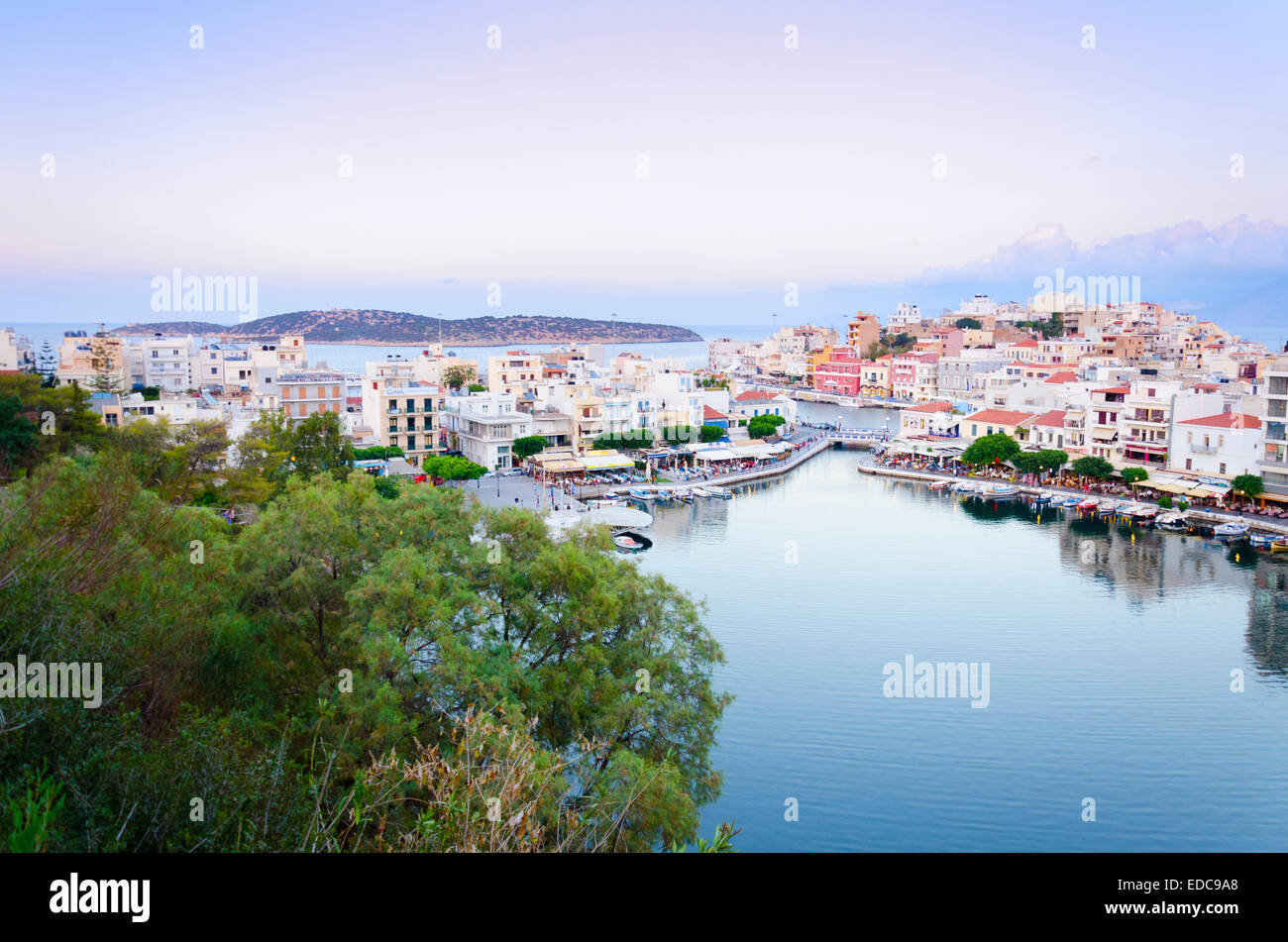 Blick auf Lake Überlieferung in Agios Nikolaos, Kreta, Griechenland Stockfoto