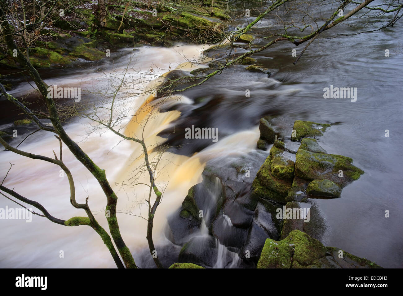 UK, Derbyshire, Peak District, Yorkshire Brücke fällt Stockfoto