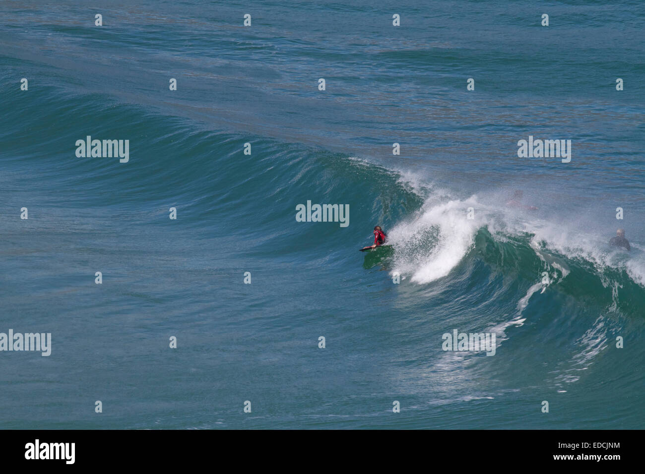 Surfer. Ozean. Wellen. Bettysbaai, Bettys Bay. Western Cape. Südafrika. Tourismus. Kleinmond. Meer. Urlaubsziel. Surfen Stockfoto