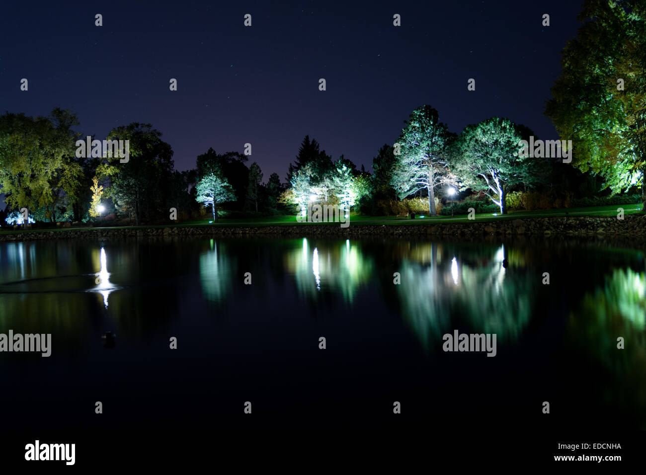 Das luxuriöse Broadmoor Hotel in Colorado Springs in der Nacht Stockfoto