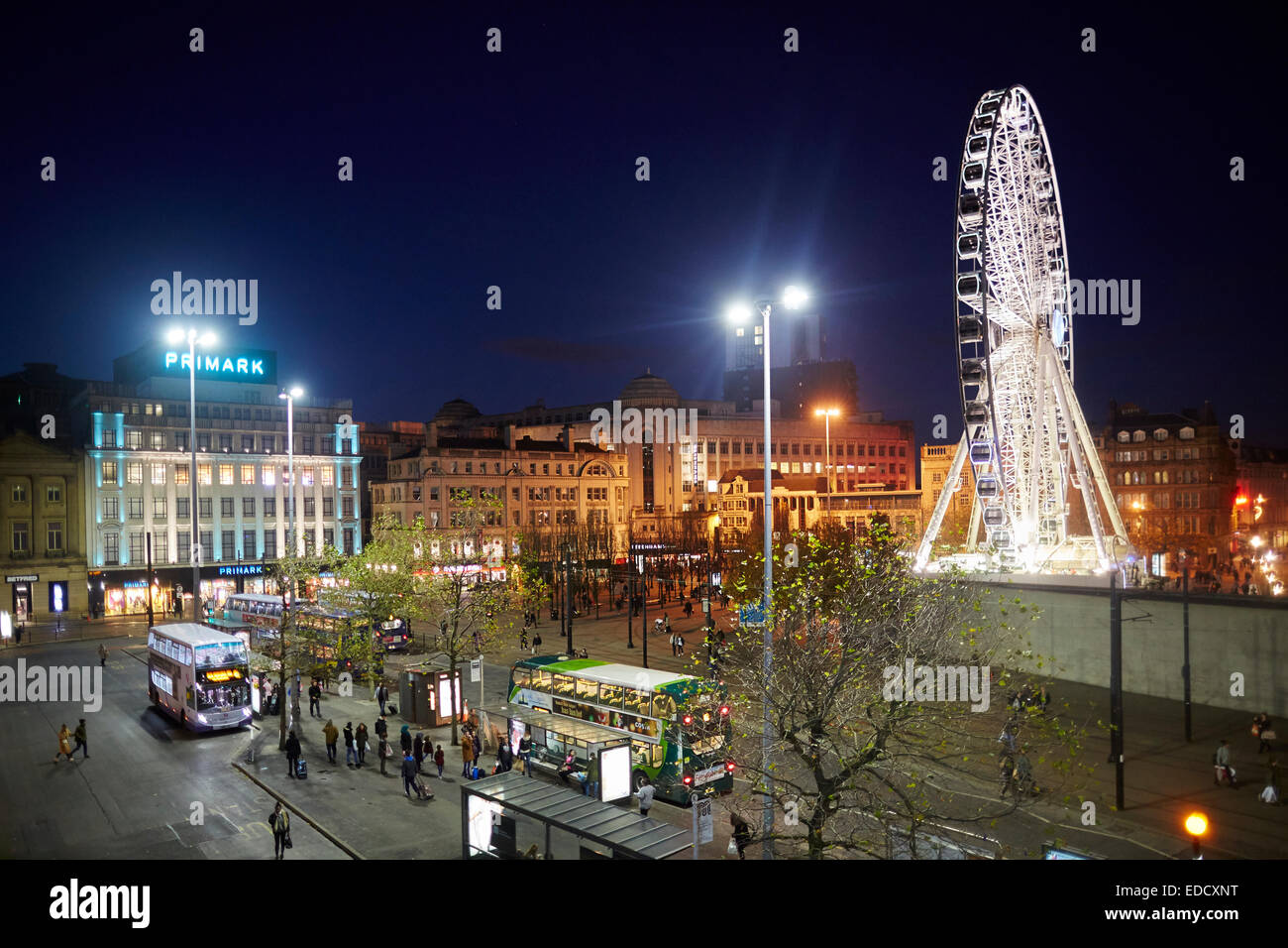 Manchester Piccadilly Gardens und Bus-Station in der Innenstadt Stockfoto