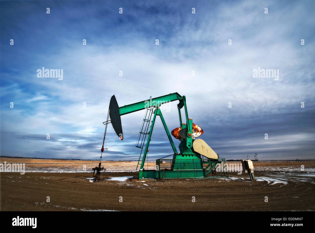Ein Öl-Pumpe-Buchse an eine Bohrstelle für Öl, einem Ölfeld in Saskatchewan. Stockfoto