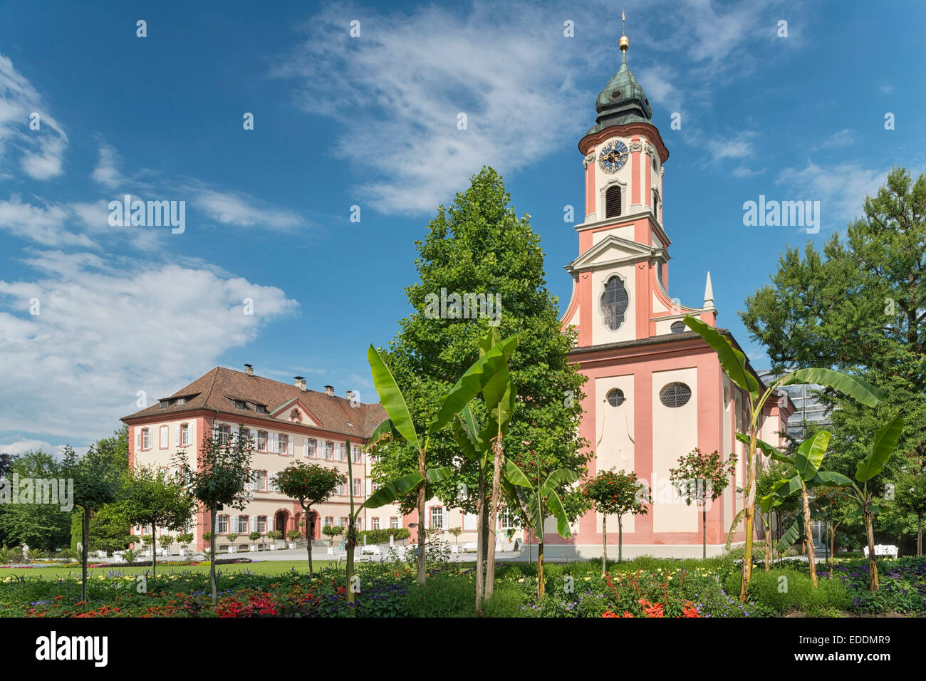 Deutschland, Baden-Württemberg, Insel Mainau, Schlosskirche mit Schloss Stockfoto