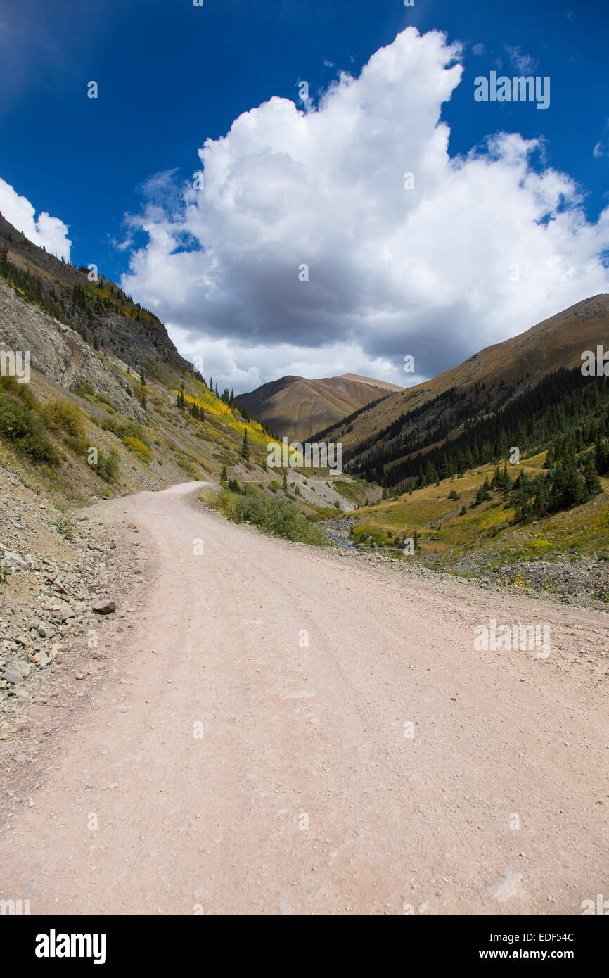 Schmutz-Kies alpinen Rundweg alte Bergbau camp Ghost town Animas Gabeln in den San Juan Mountains von Colorado Stockfoto