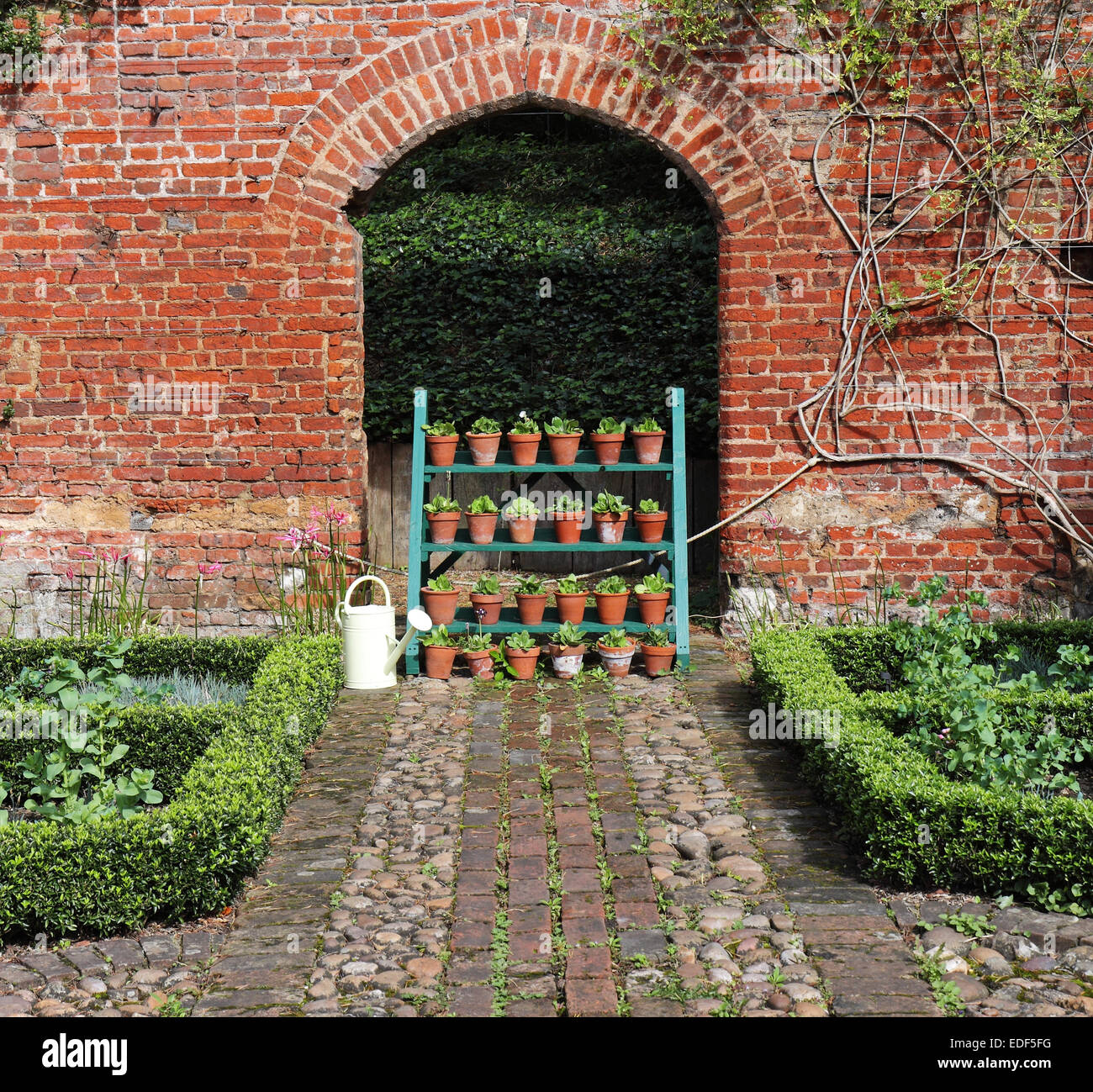 Red Brick Arch Stockfotos & Red Brick Arch Bilder - Alamy