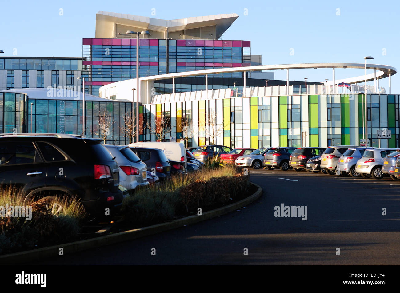 Des Königs Mühle Hospital, Nottinghamshire, UK. 6. Januar 2015. Krankenhaus-Chefs versicherte Patienten, dass des Königs Mühle Krankenhaus nicht diese Woche in der Krise war als es aufgedeckt wurde, vier Stunden A&E Wartezeiten Ziele verfehlt haben. Das letzte Quartal für Sherwood Forest Krankenhäuser zeigt 83.37 Prozent der Patienten innerhalb von vier Stunden, gegen ein Ziel von 95 Prozent gesehen wurden. Weihnachten und Neujahr sah eine massive Zunahme der A&E Patienten mit einigen Krankenhäusern in England zu Sofortmaßnahmen zu ergreifen. Bildnachweis: IFIMAGE/Alamy Live-Nachrichten Stockfoto Des Königs Mühle Hospital, Nottinghamshire, UK. 6. Januar 2015. Krankenhaus-Chefs versicherte Patienten, dass des Königs Mühle Krankenhaus nicht diese Woche in der Krise war als es aufgedeckt wurde, vier Stunden A&E Wartezeiten Ziele verfehlt haben. Das letzte Quartal für Sherwood Forest Krankenhäuser zeigt 83.37 Prozent der Patienten innerhalb von vier Stunden, gegen ein Ziel von 95 Prozent gesehen wurden. Weihnachten und Neujahr sah eine massive Zunahme der A&E Patienten mit einigen Krankenhäusern in England zu Sofortmaßnahmen zu ergreifen. Bildnachweis: IFIMAGE/Alamy Live-Nachrichten Stockfoto