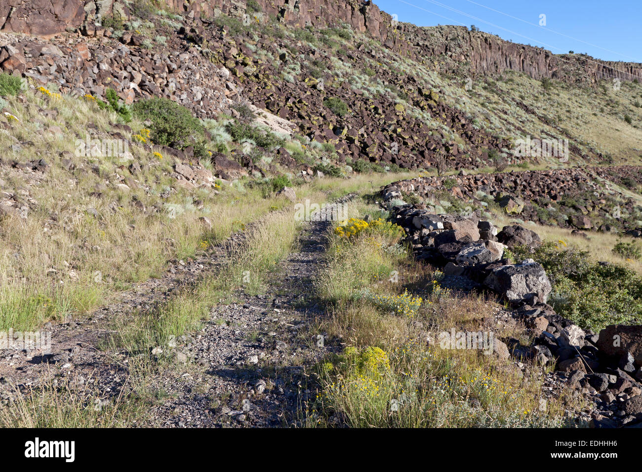 Gleisbett La Bajada Grade südlich von Santa Fe, New Mexico, das einst Teil der Nationalstraße alte Wanderwege. Stockfoto