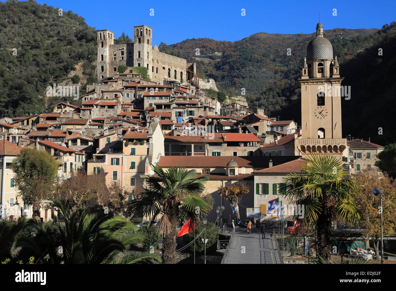 Mittelalterliche Dorf von Dolceaqua, Provinz Imperia, Ligurien, italienische Riviera, Italien Stockfoto
