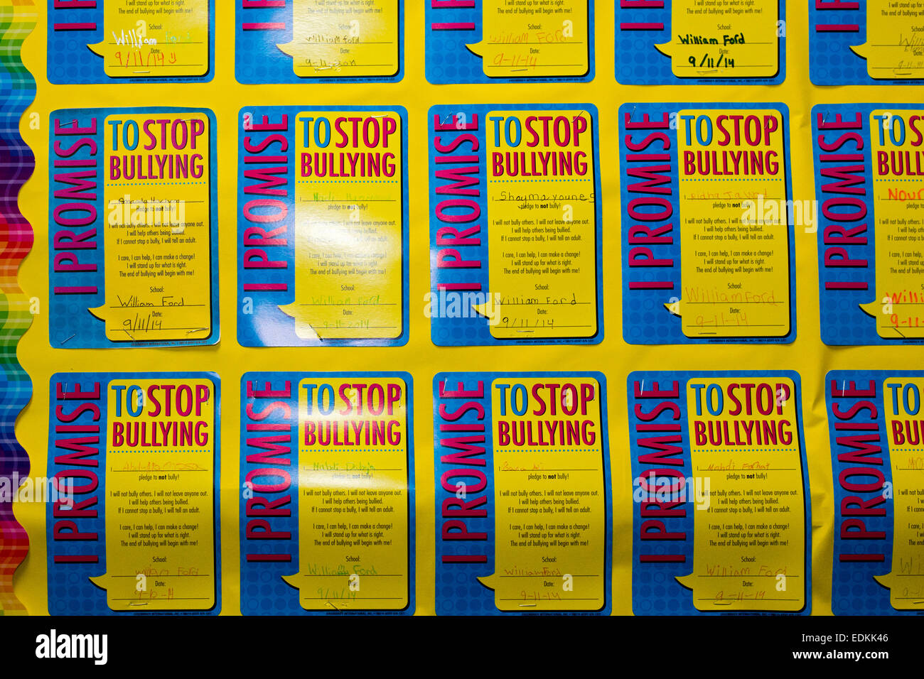 Dearborn, Michigan - Anti-Mobbing Versprechungen an die Wand an William Ford Elementary School. Stockfoto