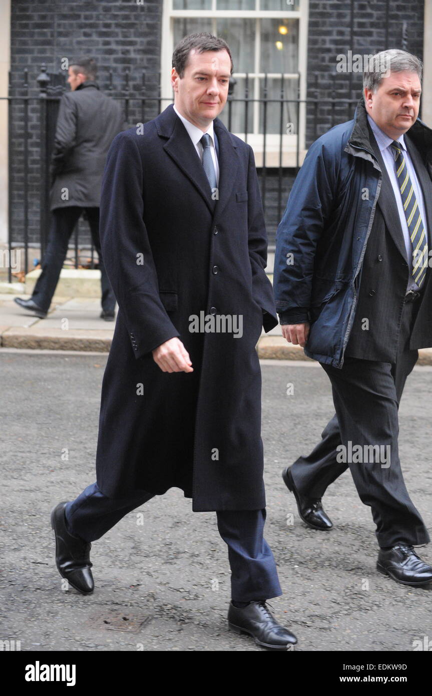 London, UK, 7. Januar 2015, George Osborne verlässt 11 Downing Street zur Teilnahme an der ersten Fragestunde von 2015 an den Houses of Parliament. Bildnachweis: JOHNNY ARMSTEAD/Alamy Live-Nachrichten Stockfoto