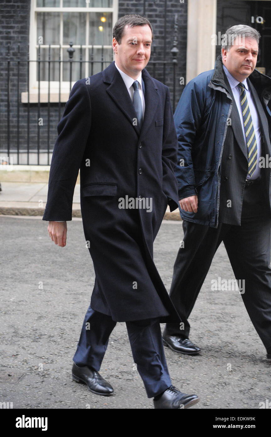 London, UK, 7. Januar 2015, George Osborne verlässt 11 Downing Street zur Teilnahme an der ersten Fragestunde von 2015 an den Houses of Parliament. Bildnachweis: JOHNNY ARMSTEAD/Alamy Live-Nachrichten Stockfoto