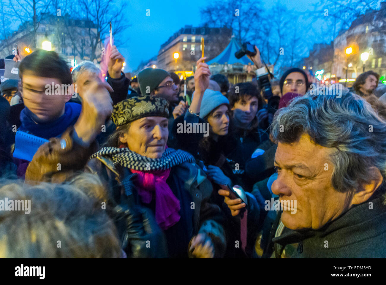 Paris, Frankreich, Demonstrationsversammlung gegen den Terrorismus, nach dem Angriff auf die französische Zeitung „Charlie Hebdo“, Jean-Louis Borloo, französischer Politiker. „je suis Charlie paris“ Stockfoto