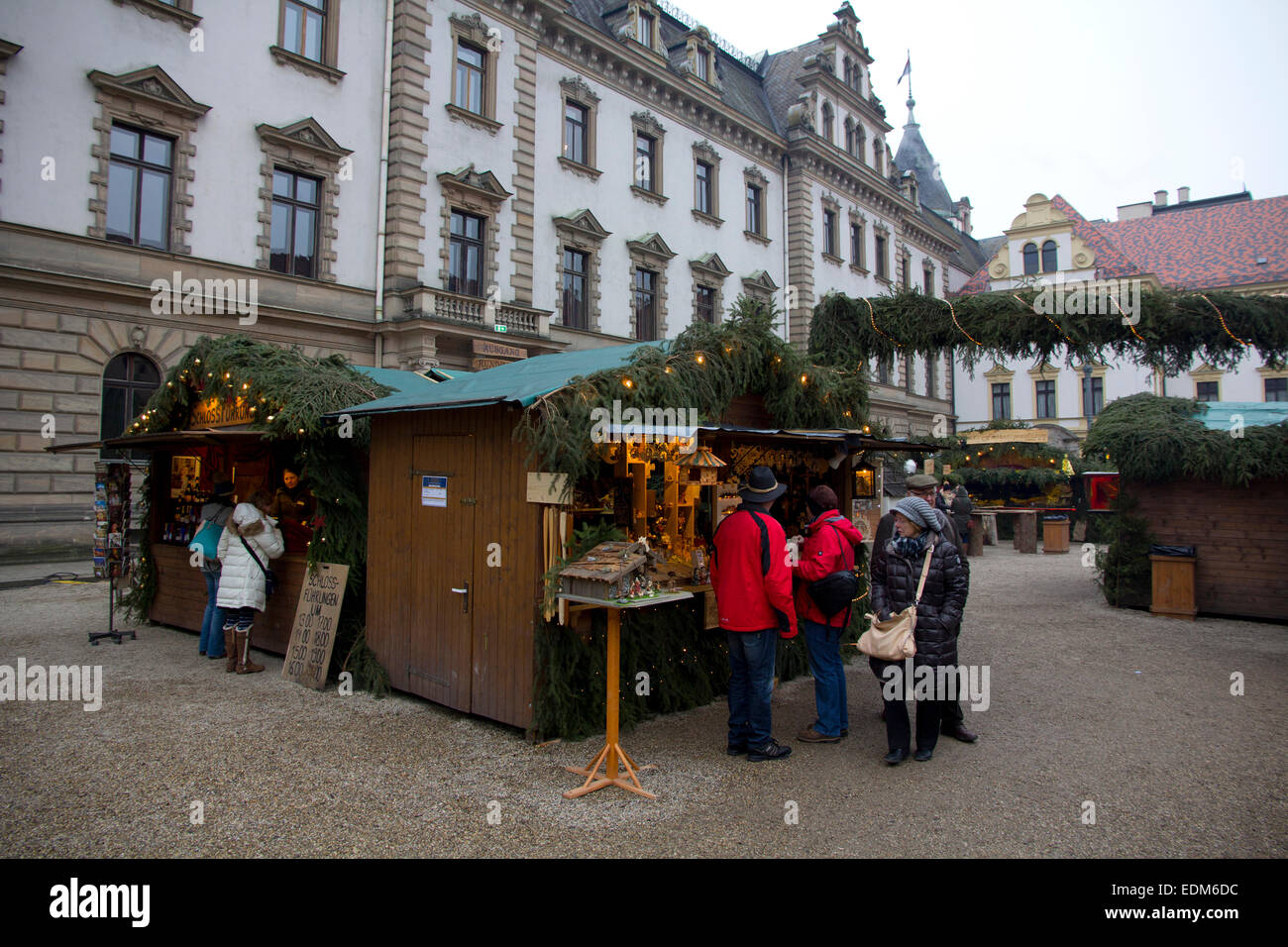 Romantischen Weihnachtsmarkt veranstaltet jährlich im Rathaushof von Thurn und Taxis Palais, ein ehemaliges Benediktinerkloster Stockfoto