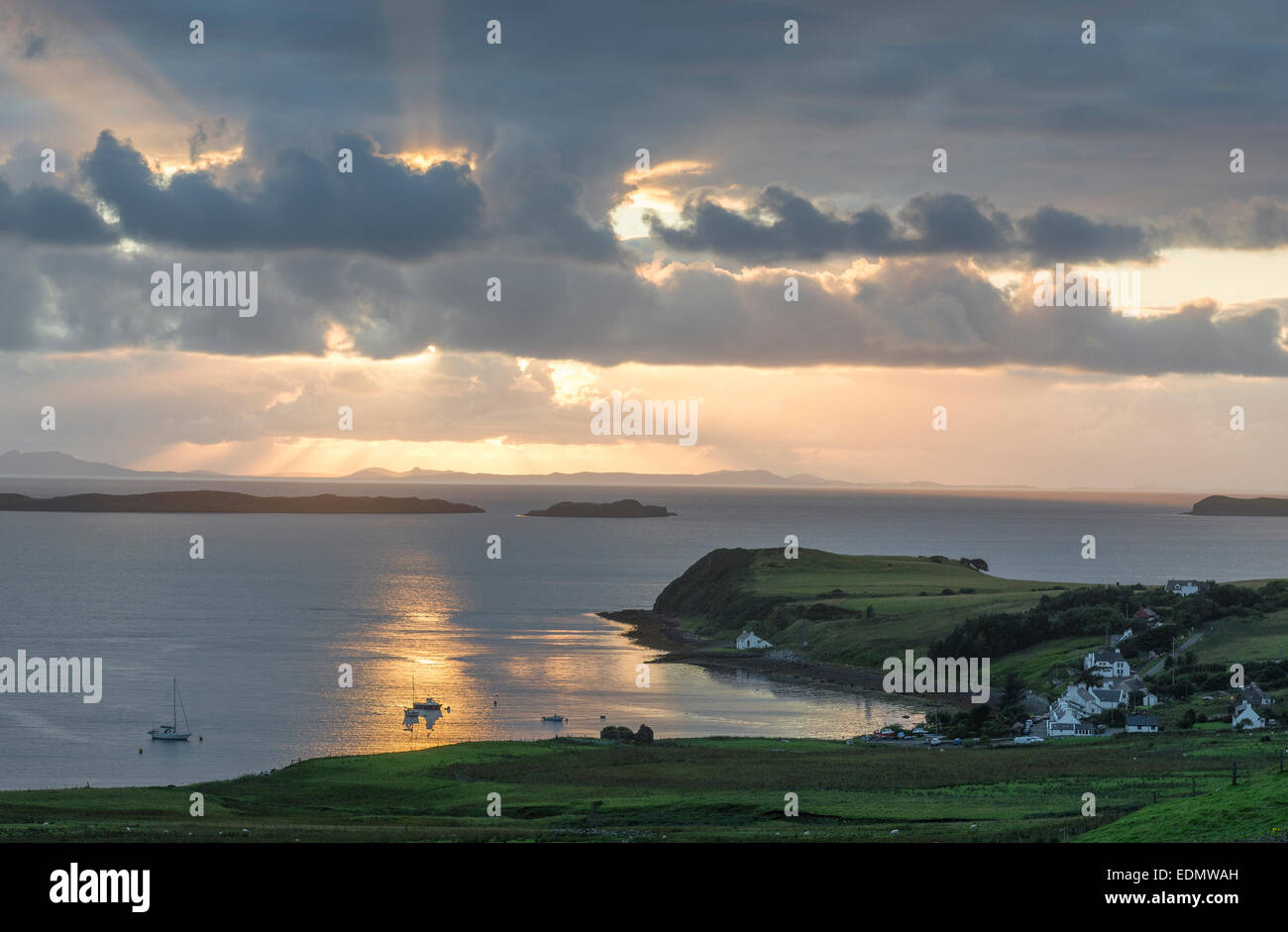 Sonnenuntergang am Stein Waternish Halbinsel skye Stockfoto