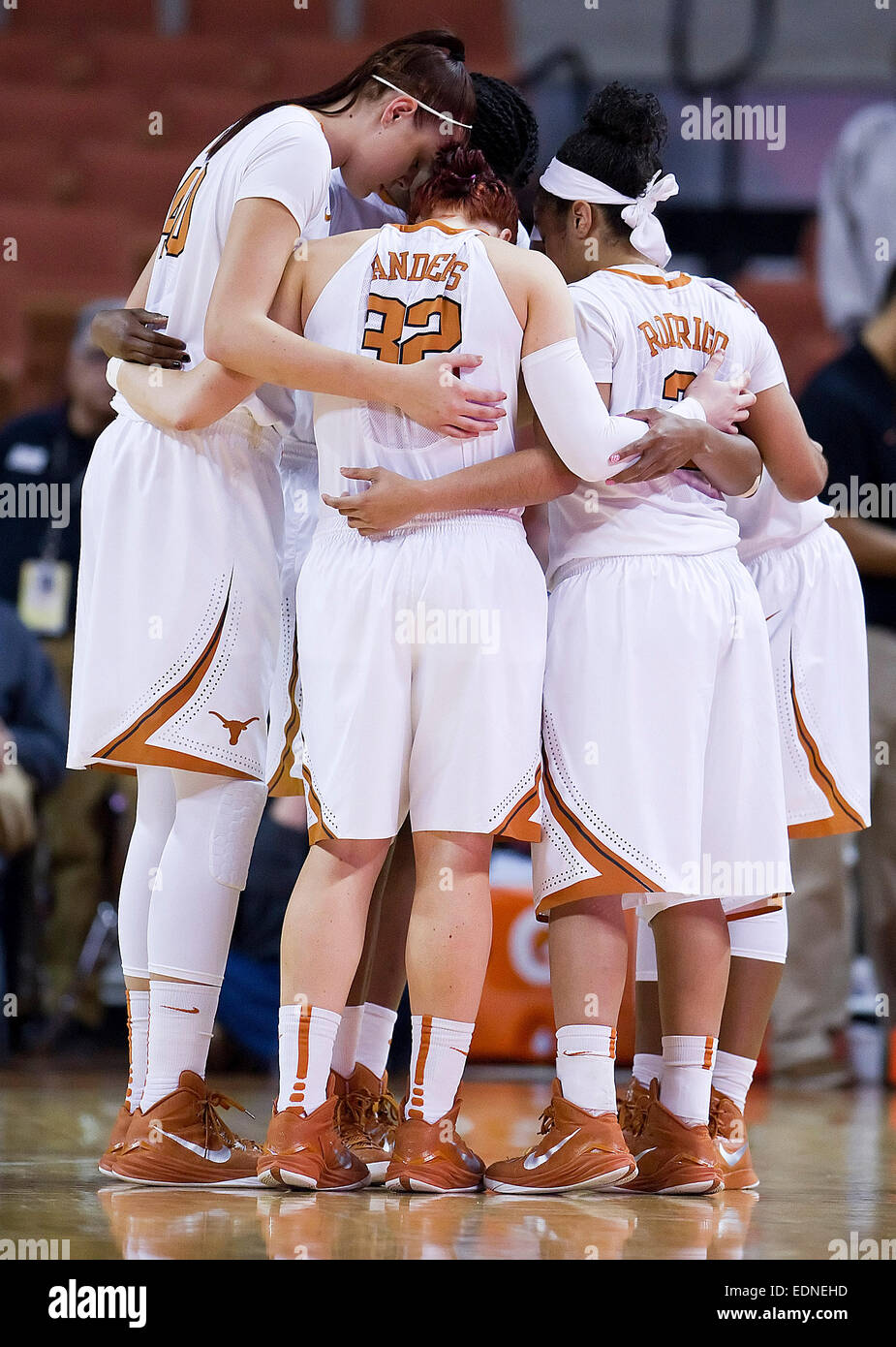 Austin, Texas, USA. 7. Januar 2015. Texas Longhorns in Aktion während der NCAA Frauen-Basketball-Spiel zwischen West Virginia Mountaineers Frank Erwin Center in Austin TX. 30. November 2012: Texas Longhorns #0 in Aktion während der NCAA Frauen-Basketball-Spiel zwischen Tennessee Lady Vols Frank Erwin Center in Austin TX. Bildnachweis: Csm/Alamy Live-Nachrichten Stockfoto