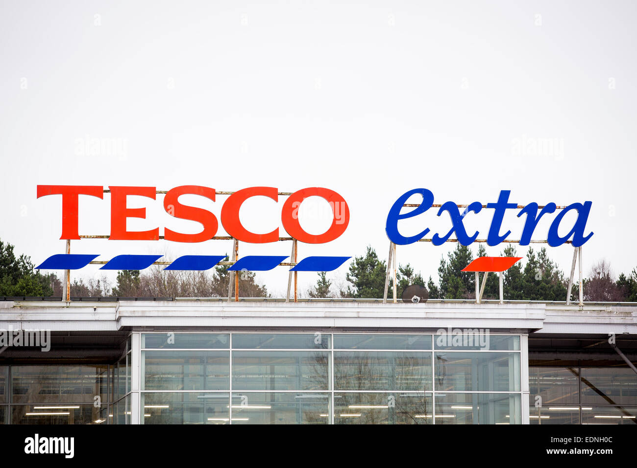 Ein Tesco Extra Superstore in Swansea vor ein trading-Update. Montag, 5. Januar 2015. Stockfoto