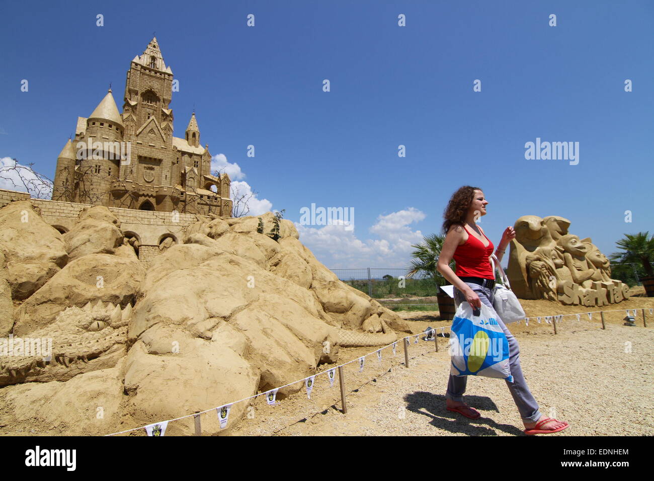 Bulgarien beherbergt die 2014 International Sand Skulpturen Festival in der bulgarischen Stadt Burgas zum siebten Mal. Mehr als 50 Künstler aus aller Welt haben Stücke für das Festival gemacht.  Mitwirkende: Atmosphäre wo: Burgas, Bulgarien bei: 05 Ju Stockfoto