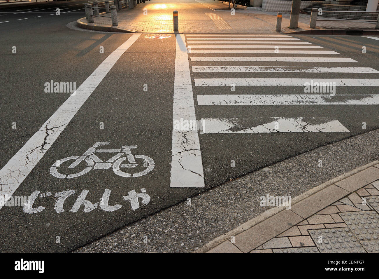 Zebrastreifen und Fahrrad Zeichen Stockfoto