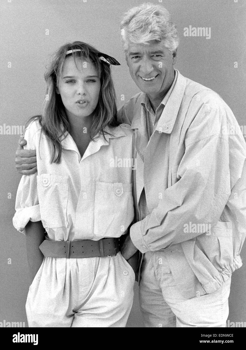 Zeigen Sie Meister Rudi Carrell und Desiree Nosbusch während der Vorführung von "Rudis Tagesshow" im Oktober 1985. Schauspielerin Desiree Nosbusch - auch bekannt als Desiree Becker - wurde am 14. Januar 1965 in Esch in Luxemburg geboren. Stockfoto