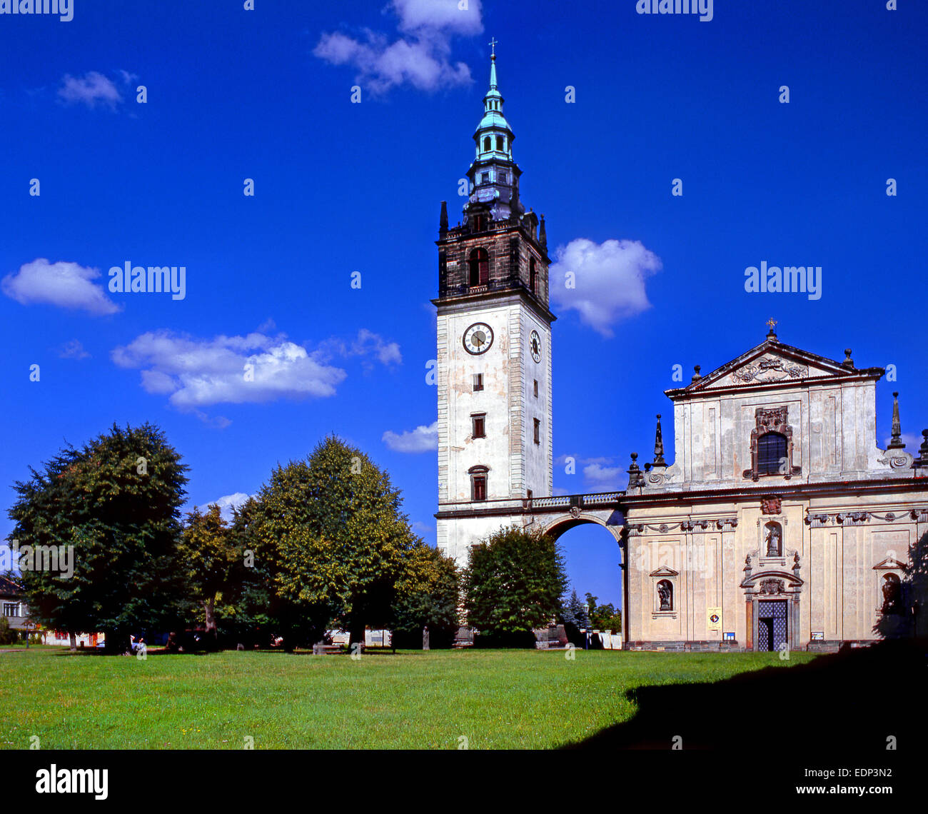 Litomerice, Nord-Böhmen, Tschechische Republik. Domske Namesti (Domplatz) Kathedrale Sv Stepan (St Stephen) Stockfoto