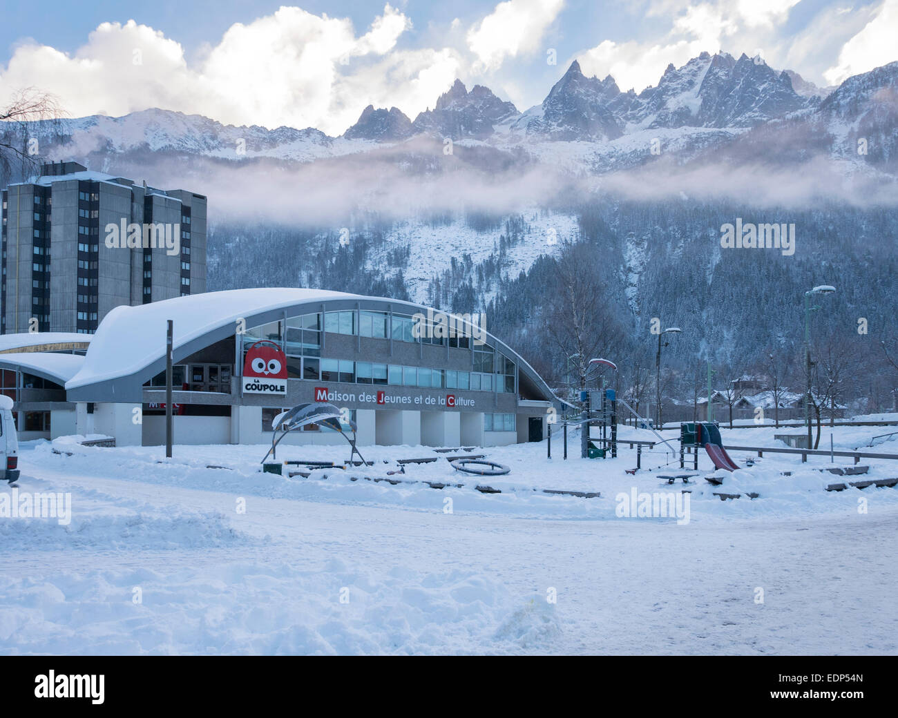 Maison des Jeunes et De La Culture oder Haus der Jugend und Kultur ist auch bekannt als Maison pour Tous. Chamonix, Rhone-Alpes, Frankreich Stockfoto