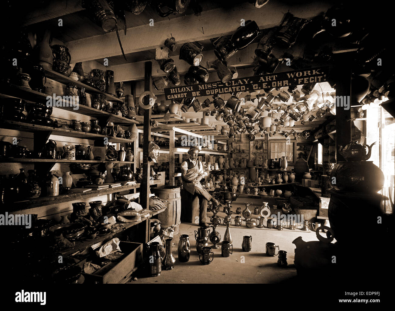 Innenraum der Töpferei, Biloxi, Miss, Ohr, George E,, 1857-1918, Potteries, Innenräume, USA, Mississippi, Biloxi, 1901 Stockfoto
