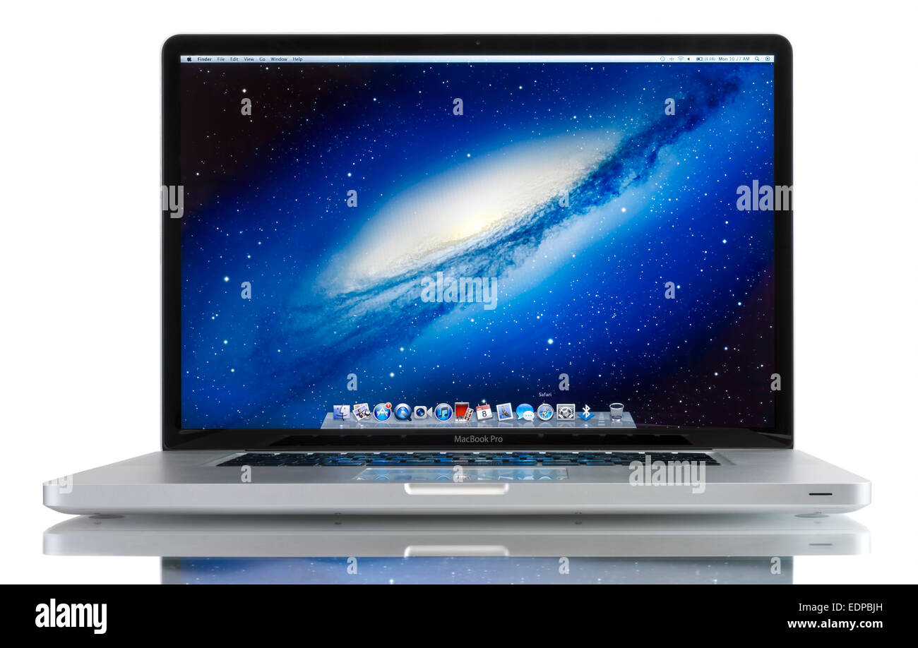 Studioaufnahme des neuen Apple MacBook Pro Laptop-Computer von Apple Inc. auf weißem Hintergrund Stockfoto