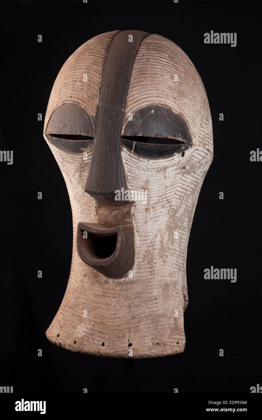 Afrikanische Maske aus dem Kongo, Zentralafrika Stockfoto