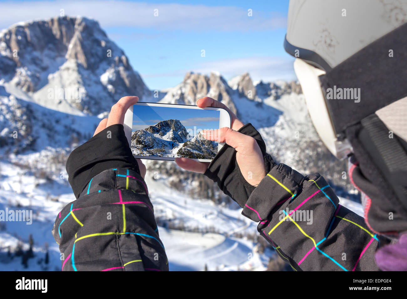Fotografieren von Winter Landschaft Berge und Schnee, mit Handy Stockfoto