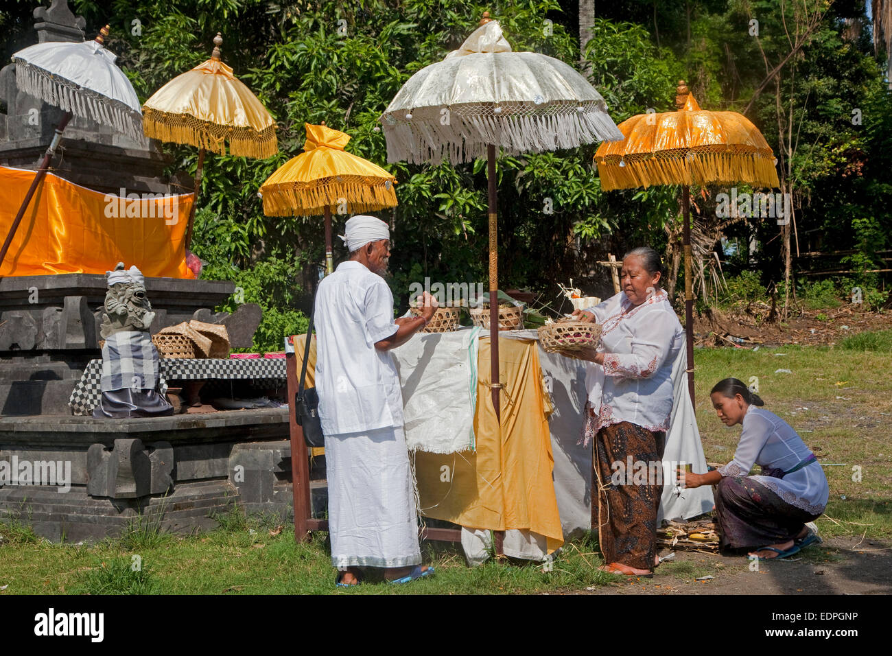 Indonesischen Hindus Vorbereitung Nyepi Day, der balinesische Tag der Stille auf der Insel Bali, Indonesien Stockfoto