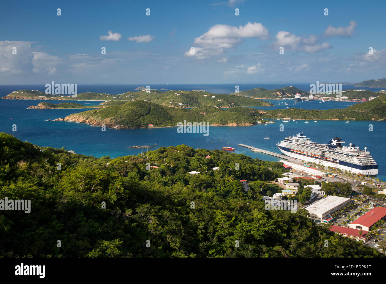 Ansicht von Charlotte Amalie Harbor von Paradise Point, St. Thomas, Amerikanische Jungferninseln Stockfoto
