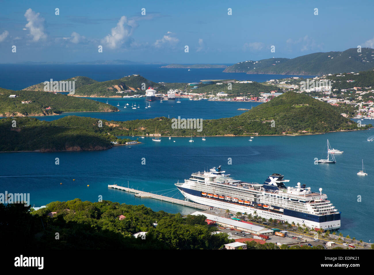 Ansicht von Charlotte Amalie Harbor von Paradise Point, St. Thomas, Amerikanische Jungferninseln Stockfoto