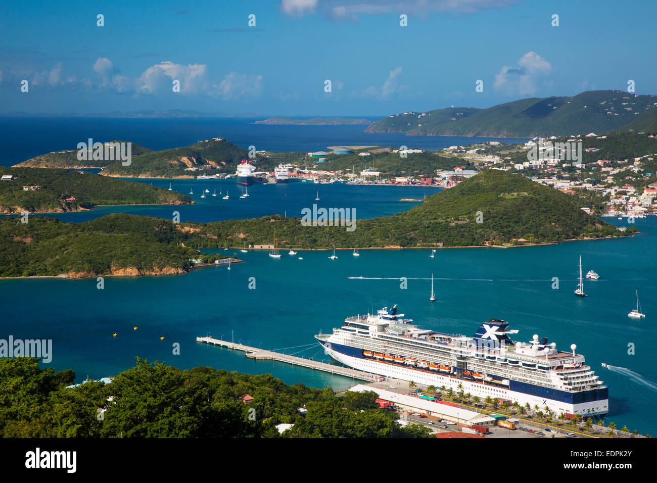 Ansicht von Charlotte Amalie Harbor von Paradise Point, St. Thomas, Amerikanische Jungferninseln Stockfoto