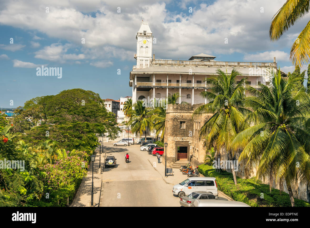 House of Wonders oder Palast der Wunder in Stone Town Wohnkultur des Museums der Geschichte & von Zanzibar & der Suaheli-Küste Stockfoto