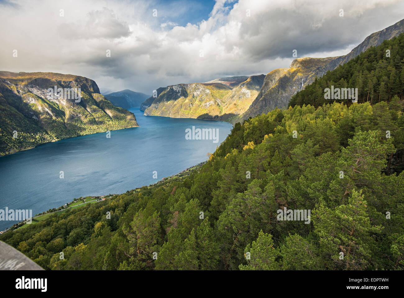 Aurlandsfjords in der Nähe von Aurland, Sogn Og Fjordane, Norwegen Stockfoto